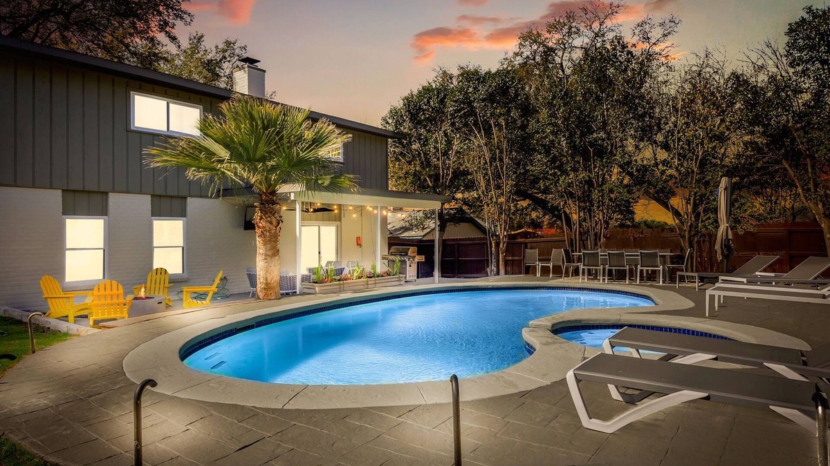 North San Antonio - SAT House | Retro Luxury Oasis: Pool, Spa & Game Rooms