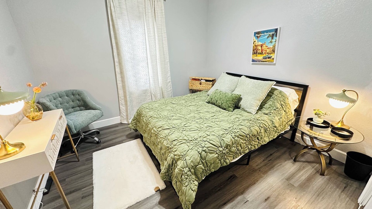 Tampa Apartment | Retro Modern Apartment central to Vibrant Tampa