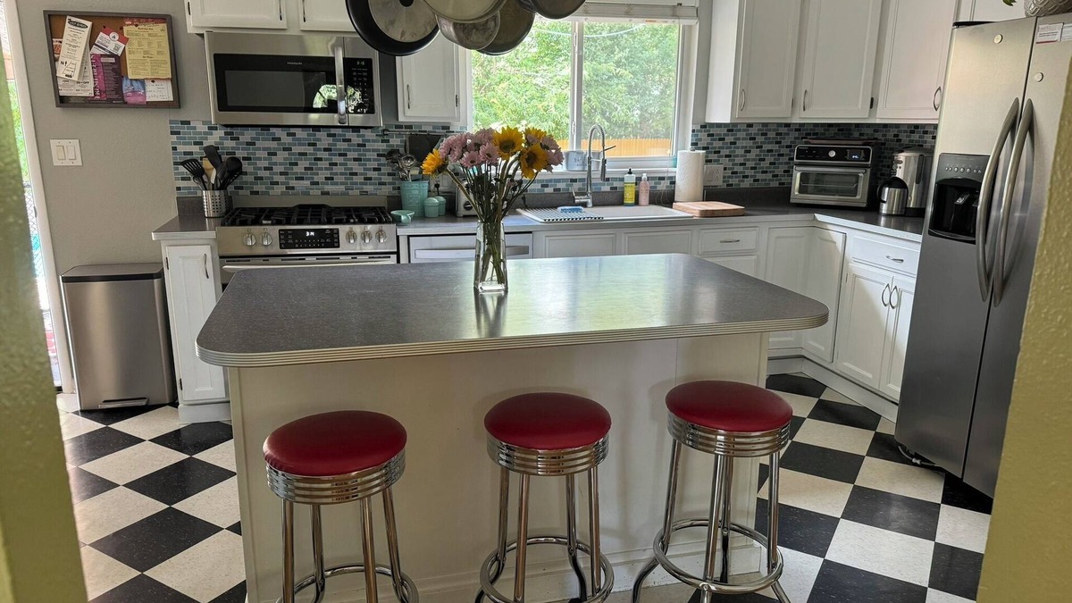 Littleton House | Retro modern house with Pool, AC, great patio, stocked kitchen - No cleaning fee
