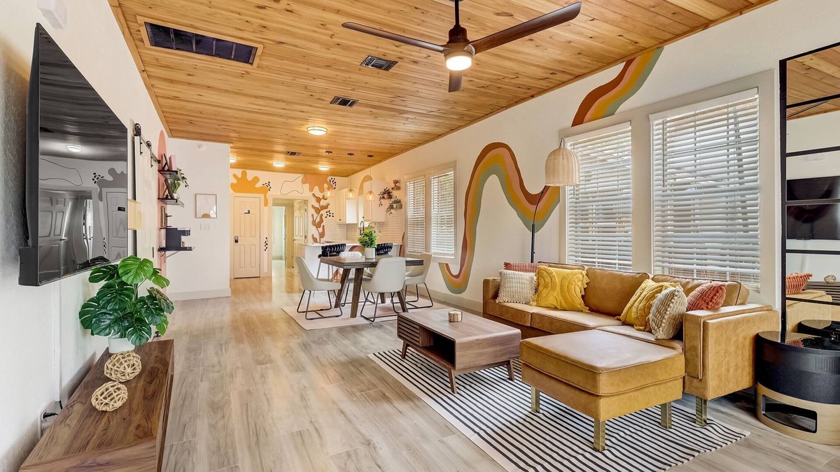 Eastside Promise Neighborhood House | Retro Retreat: Near Frost Center, FT Sam, Riverwalk