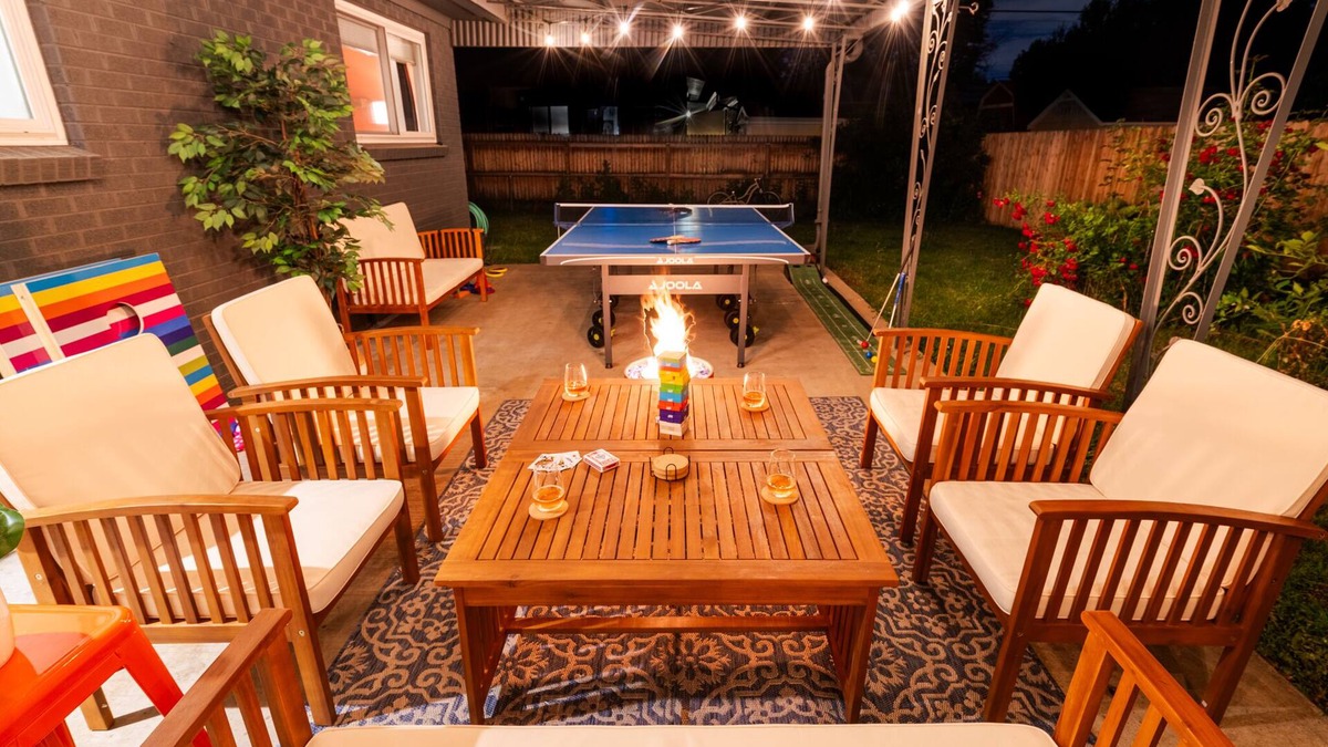 Alta Vista Area House | Retro Rooms: Ping-Pong, Fire-Pit, Game Room, Families + Dogs + Fenced Yard