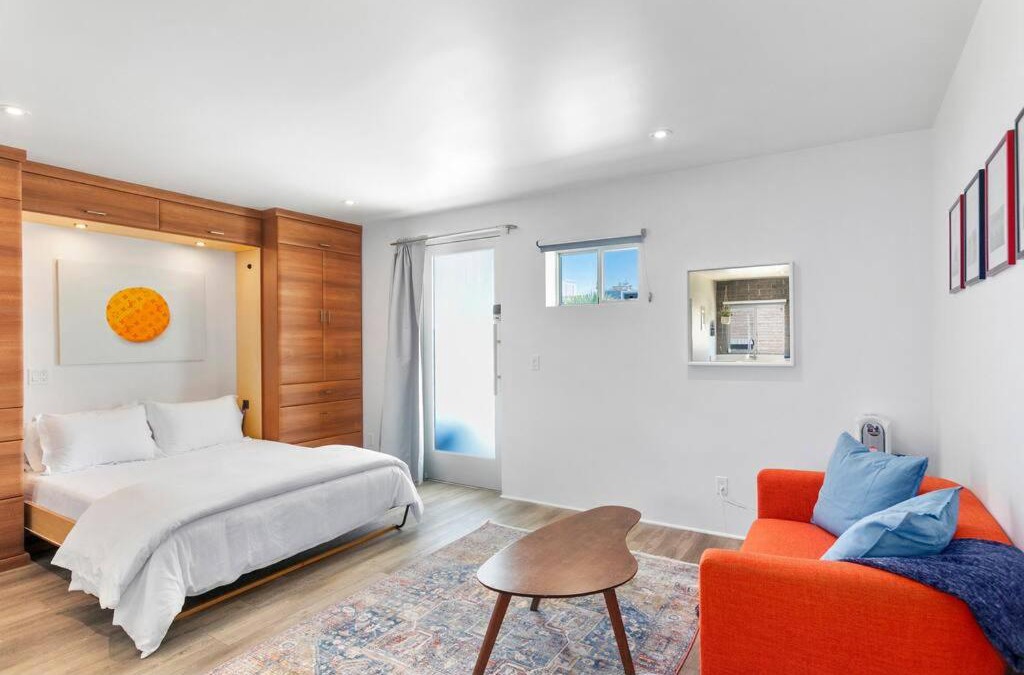 Roosevelt Apartment | Retro Studio in the Heart of DTPH - Very Walkable