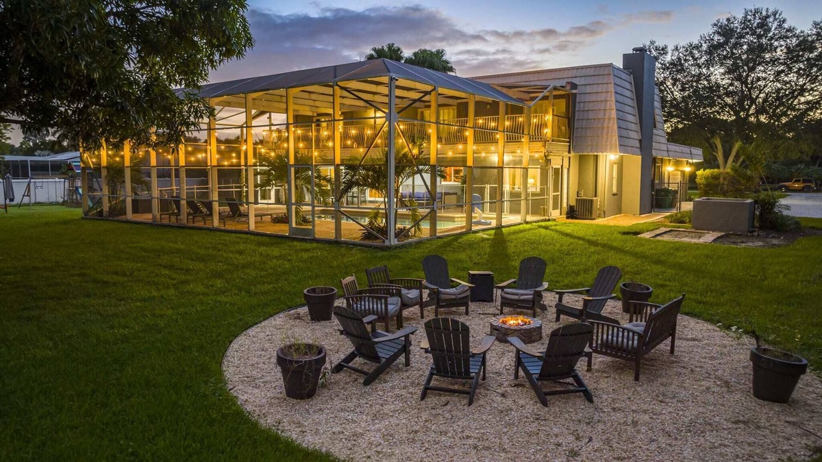 Davie Villa | Reunion Resort 7 BR with POOL & Fun-spaces