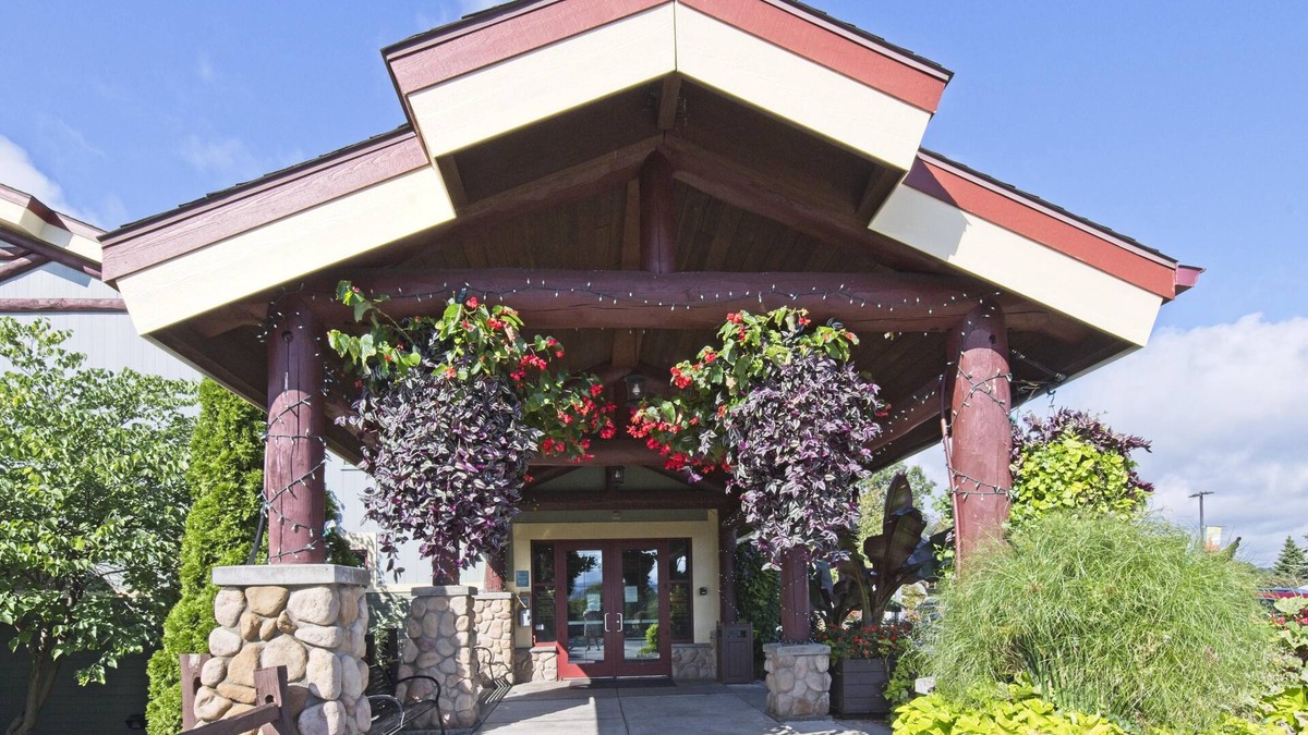 Wisconsin Dells Cabin | Revitalizing, Christmas Mountain Village, 2 Bedroom Cabin