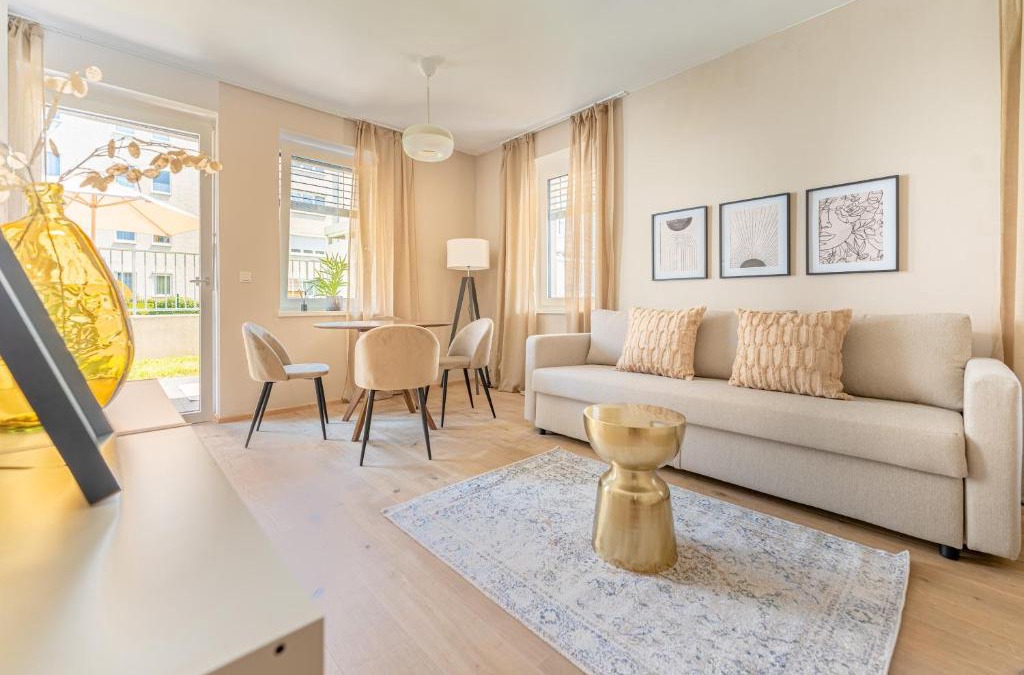 Krems an der Donau Apartment | revLIVING Garden Suite am Steinertor