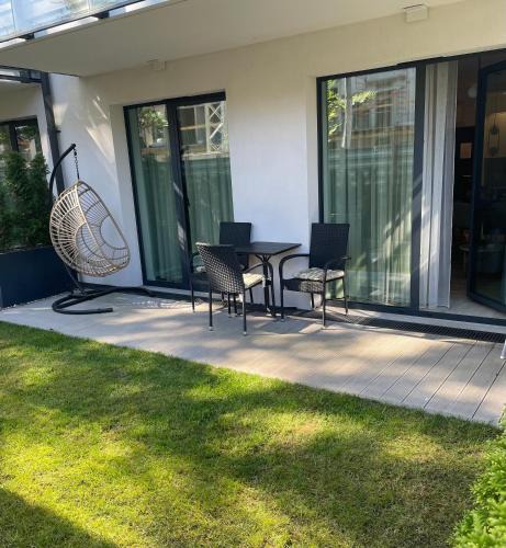Niechorze Apartment | REZYDENCJA NIECHORZE Apart 123 ogrodzony ogródek przy plaży