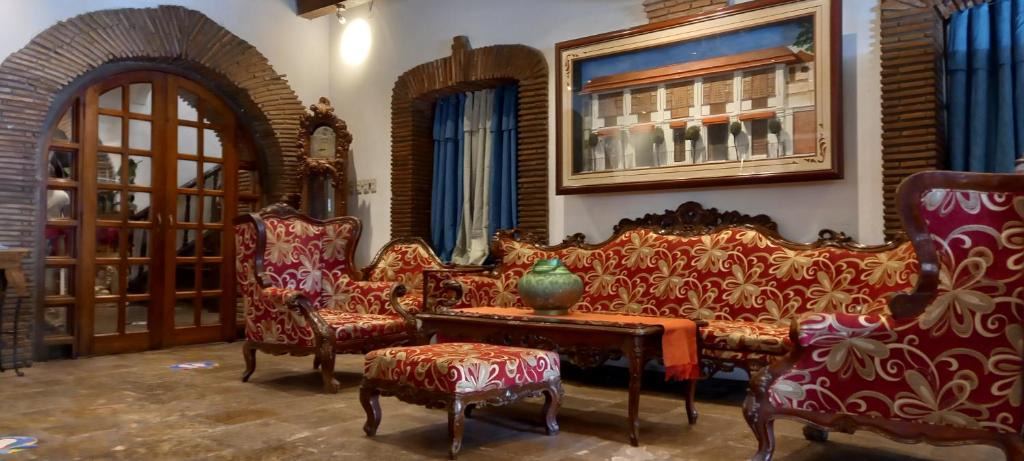 Vigan Bed & Breakfast | RF ANICETO MANSION