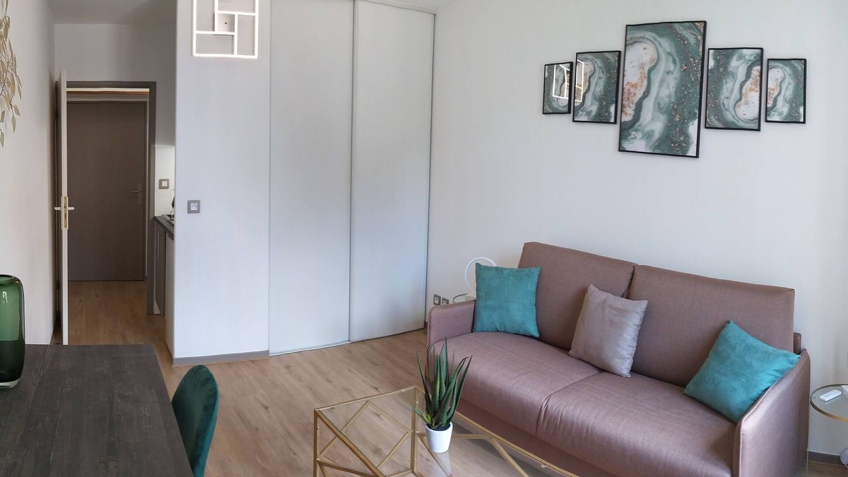 Lyon City Centre Apartment | Rhône riverbank, Lyon center, Lyon 2/Lyon 3 University, parking, all on foot!