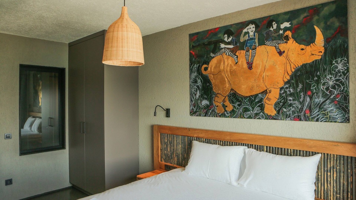 Bodrum City Center Apartment | Rhino Suite-Direct on Beach-Heartbeat-at city center-Surfer Caravan Gastro Pub
