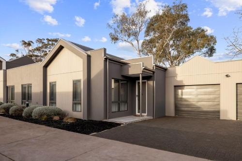 Rhyll House | Rhyll Family Escape