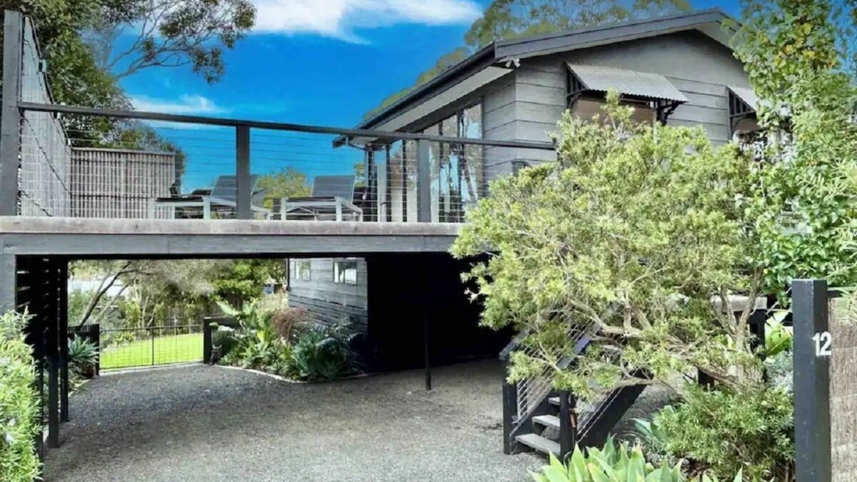 Rhyll House | Rhyll - Home With a View