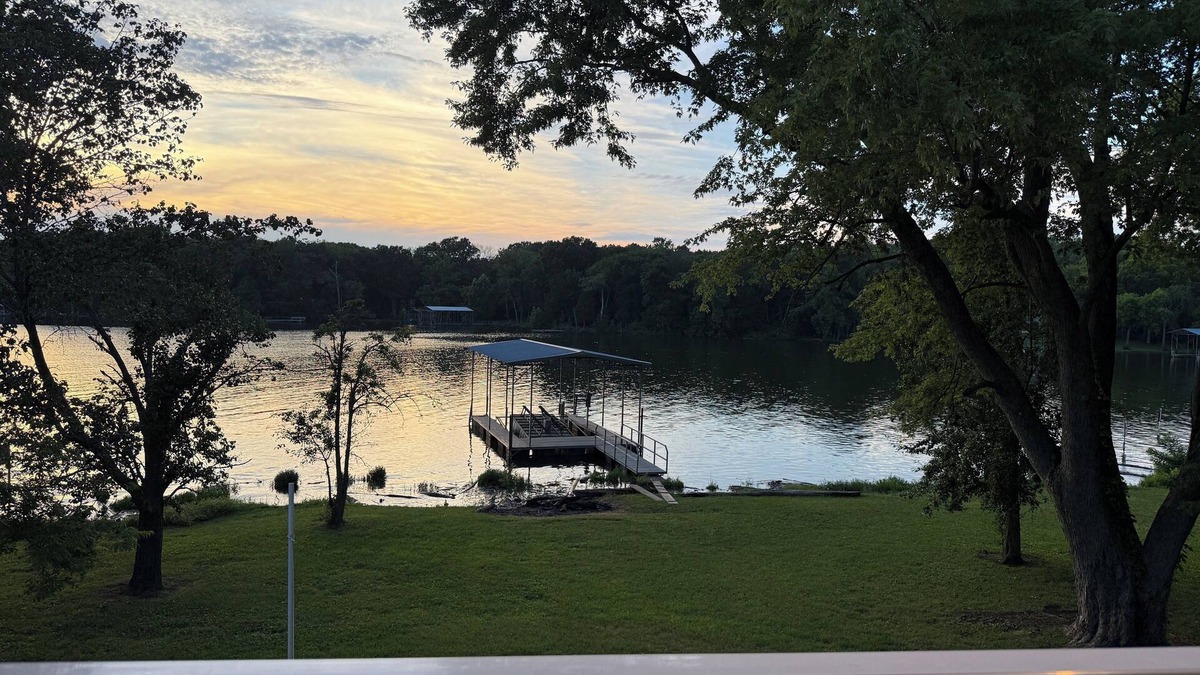 Mount Juliet House | Rhythm & Reels Retreat - Lake Front Getaway: 30 min. from Nashville