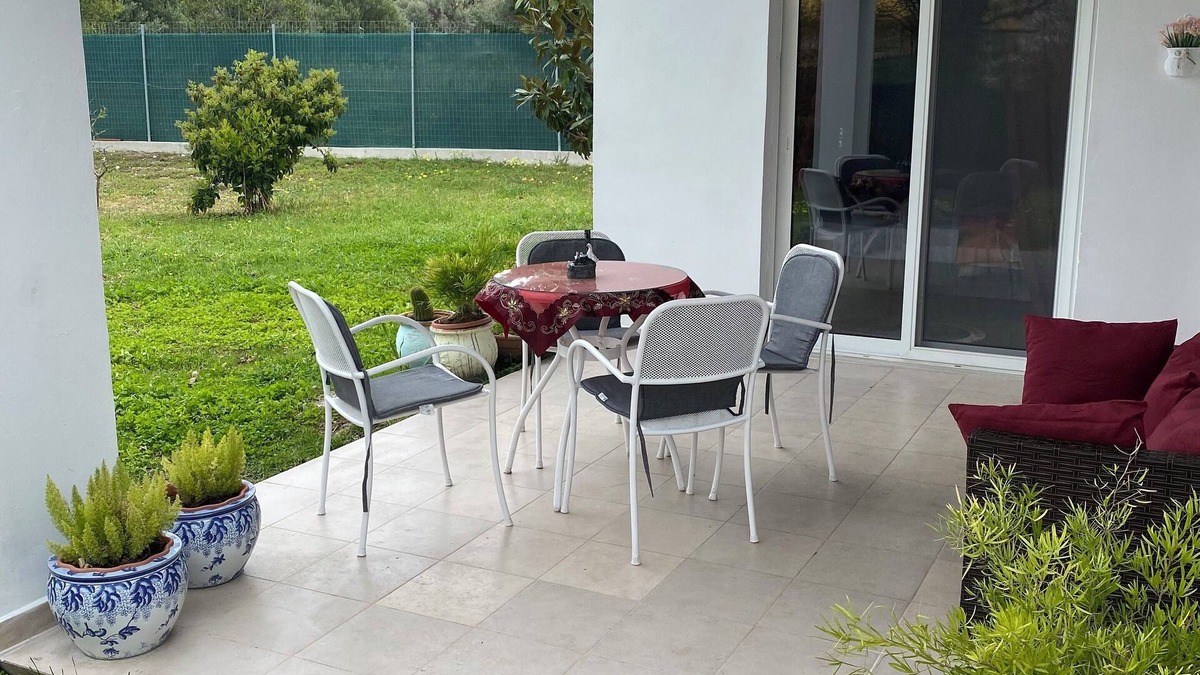 Theologos House | Rianna House