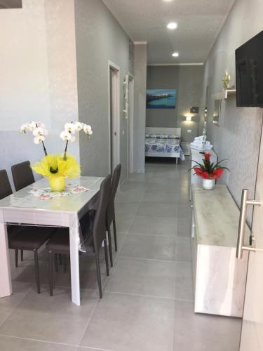Chiesiola House | RICCIARDELLI HOLIDAY HOMES in paese di fronte al Mare