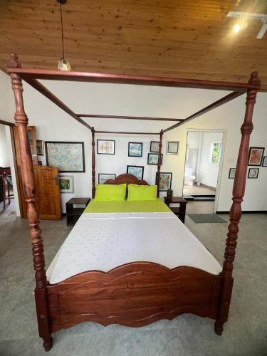 Minuwangoda Apartment | Rice field Retreat