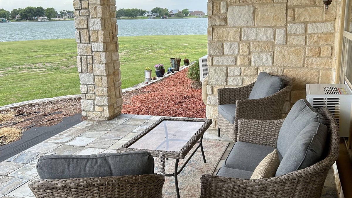 Eureka Condo | Richland Chambers Reservoir Lakefront Condo on First Floor with Outdoor Pool!