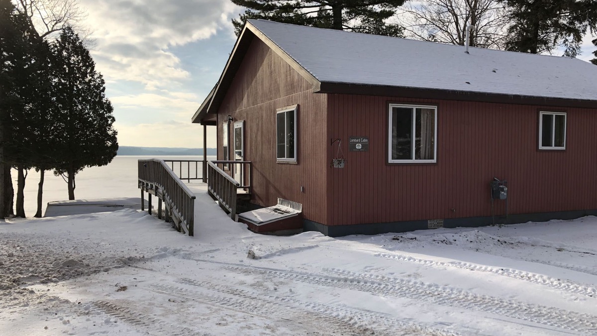 Au Train House | Ride your sled from the front door! Ice fishing! Spacious & Clean with Parking!