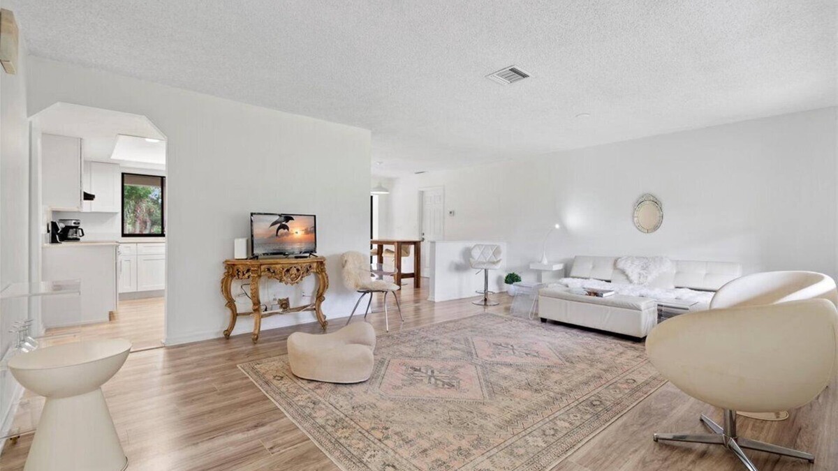 Loxahatchee Groves House | Riders' Haven: Equestrian Escape