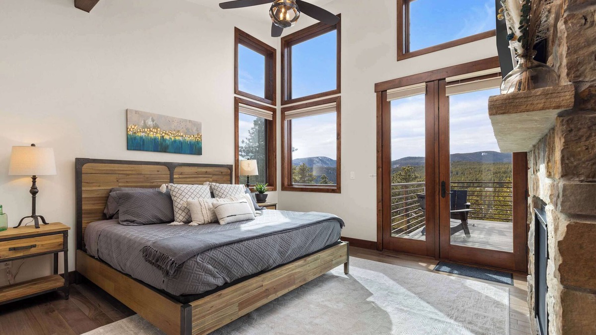 Nederland House | Ridge View Retreat - Panoramic Views and Hot Tub