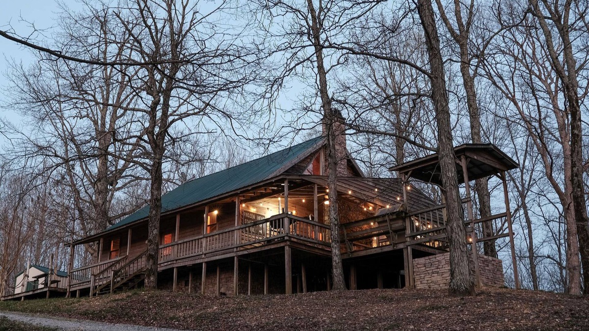 Dowelltown Cabin | Ridgeline Cabin at Center Hill Lake