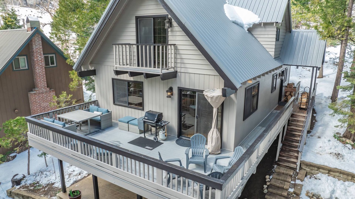 West Village Cabin | Ridgeview Retreat ~ Where Location Meets Comfort (AC!)