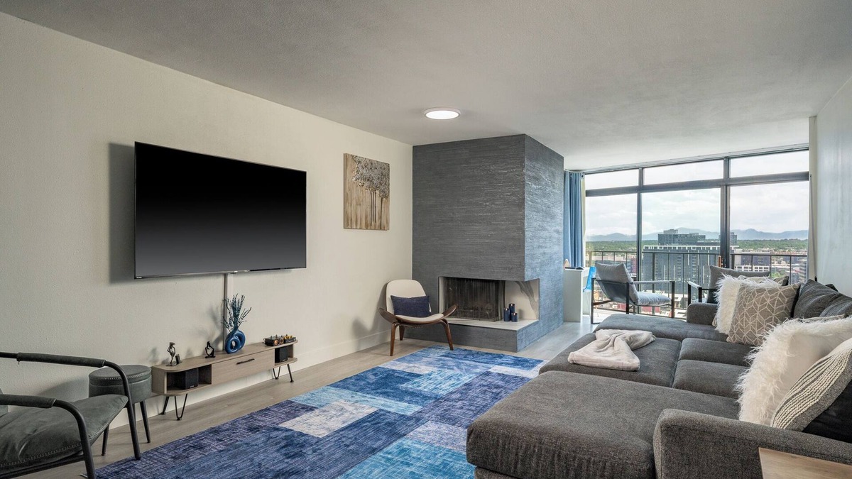 LoDo Apartment | Ridiculous 16 Shower Heads-Private Steam Room Insane Mtn. Views! 21 floors up!