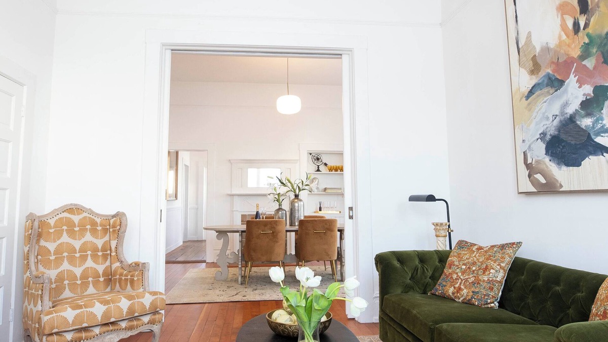 Healdsburg House | Right in the heart of Healdsburg lies this charming two-bedroom house