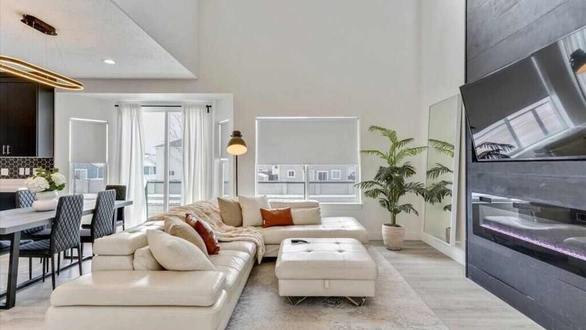 Vineyard House | Right off Freeway, Quiet Neighborhood, King Bed!