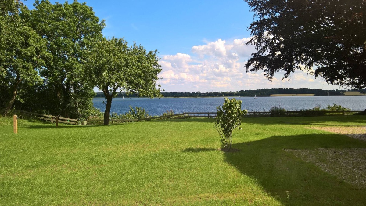 Rabenkirchen-Faulueck House | Right on the Schleiufer