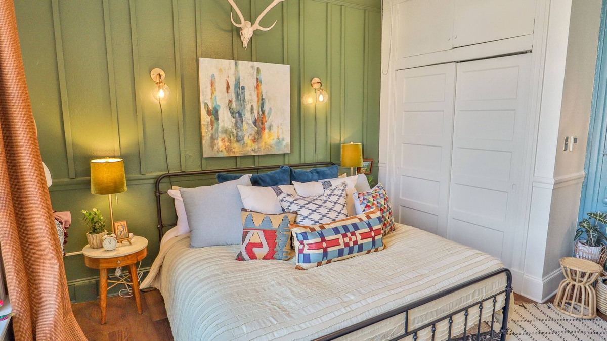 Main - Military Plaza Apartment | Right on the Riverwalk