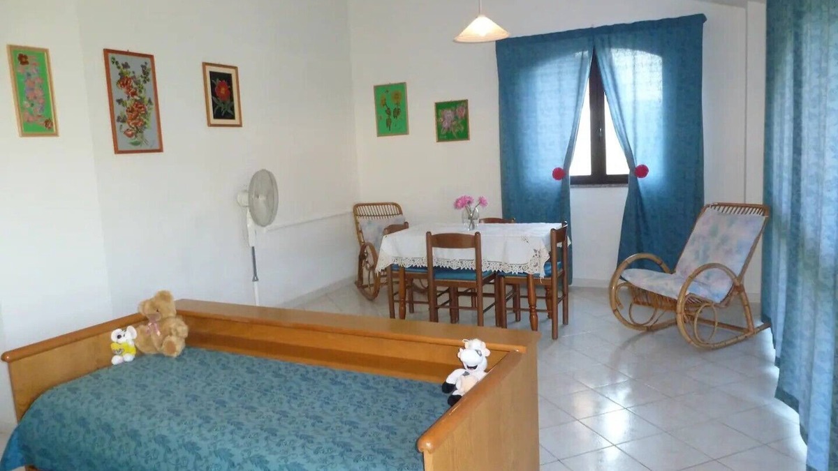 Iglesias Historic Centre Apartment | Rilassati nella Nostra Suite Angelica: Un Ambiente Familiare Vicino al Centro