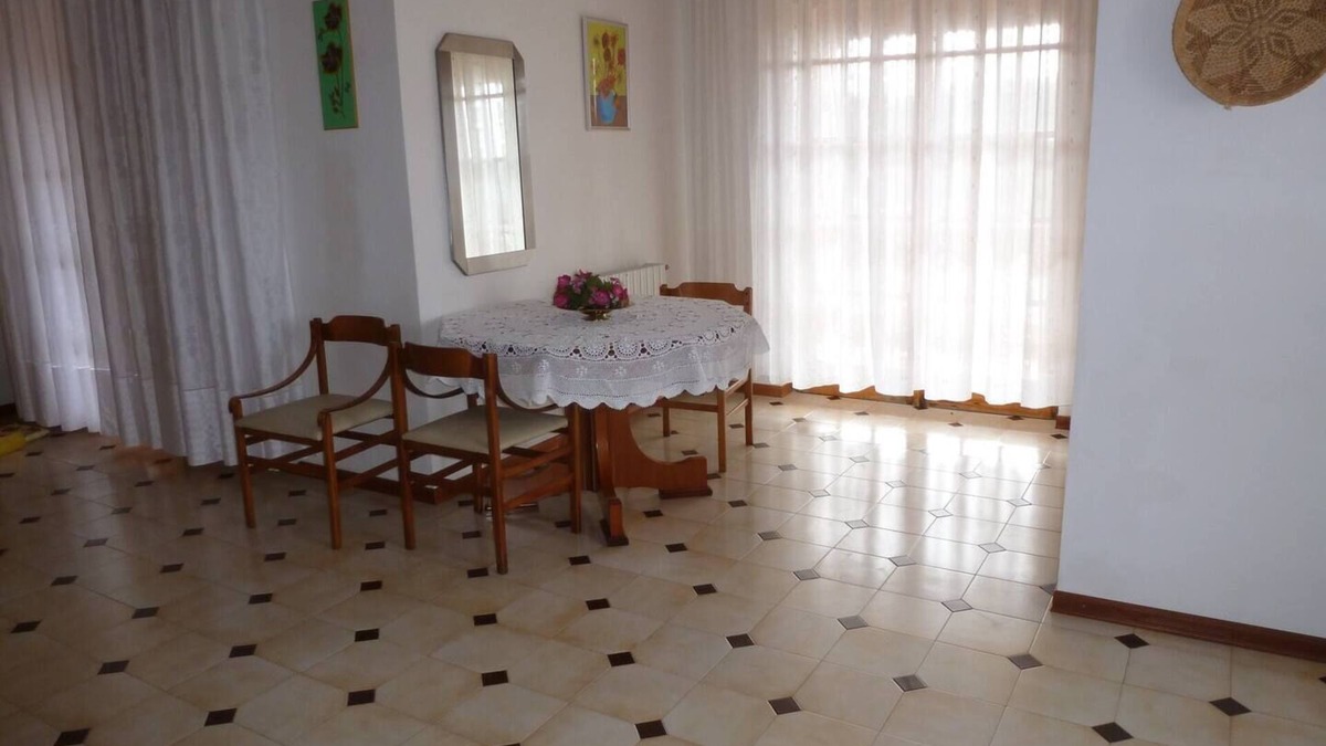 Iglesias Apartment | Rilassati nella Nostra Suite Giulia: Un Ambiente Familiare Vicino al Centro