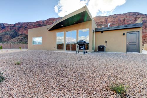 Moab South Valley House | Rim View 1