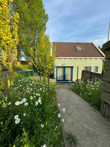 Amsterdam North House | Rina's House - authentiek houten gastenverblijf