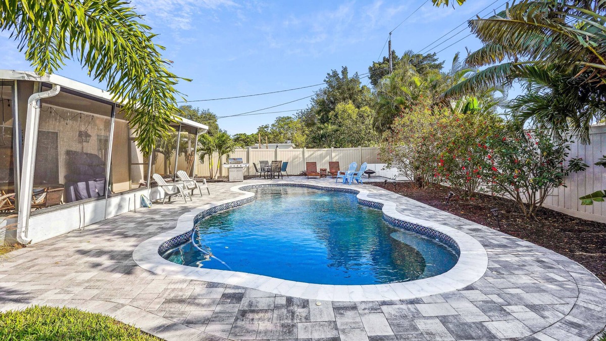 Belle Vista House | Riptide Resort- Coastal Poolside Escape!