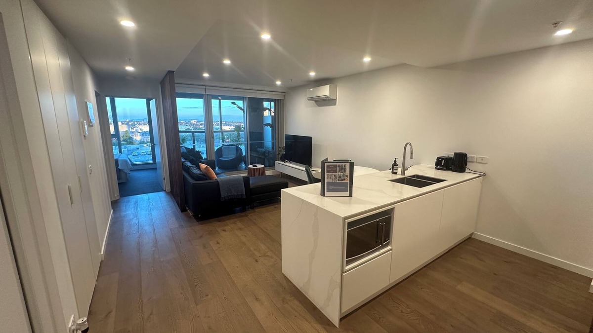 Moonee Ponds Apartment | Rise to the Top! Modern 2 Bedroom w/Balcony, Gym, Pool, Spa, Sauna & Steam room