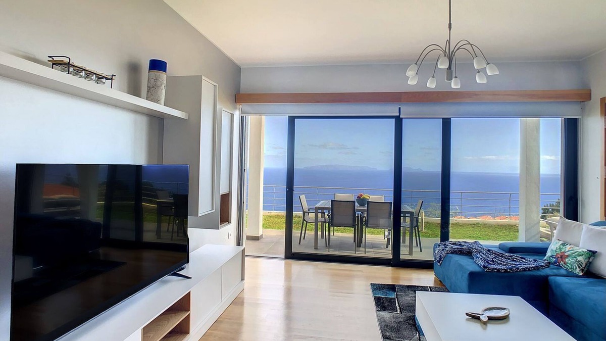 Gaula House | Rising Sun Villa by LovelyStay