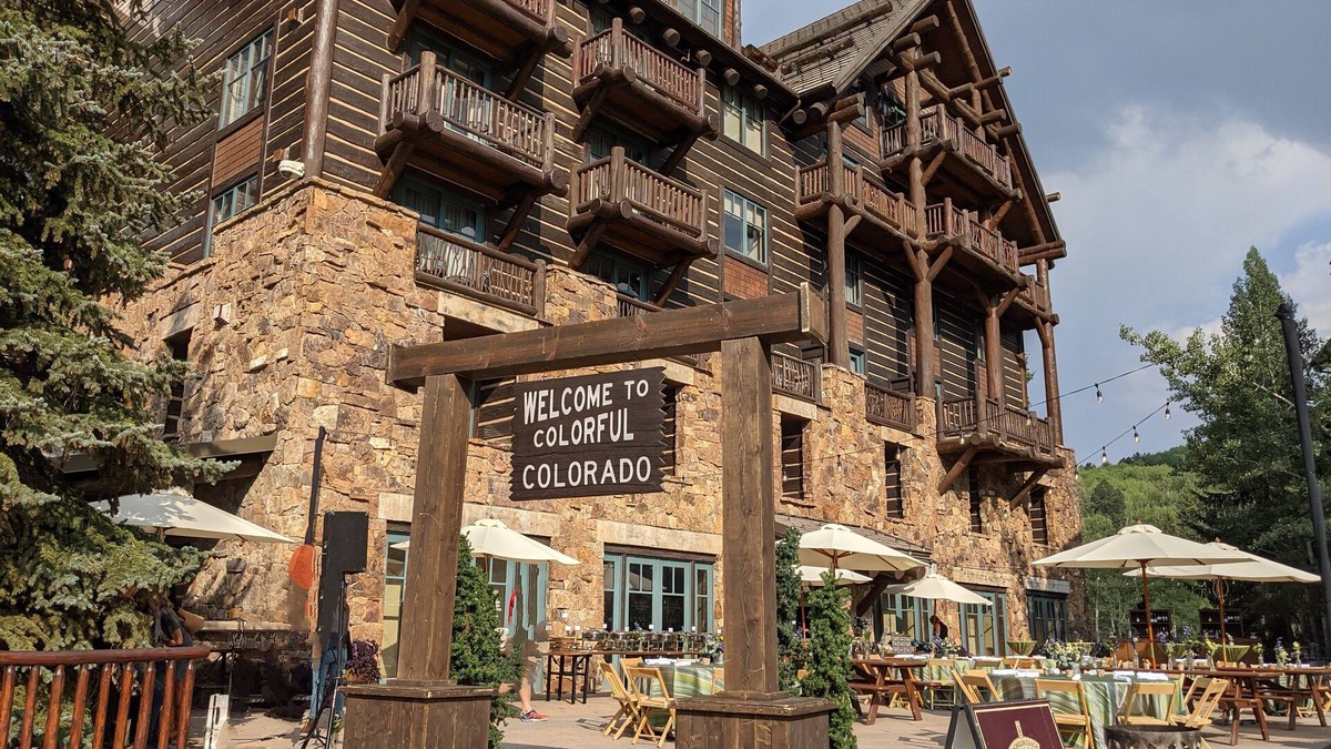 Avon Resort | Ritz-Carlton Bachelor Gulch King Suite. Unmatched Luxury