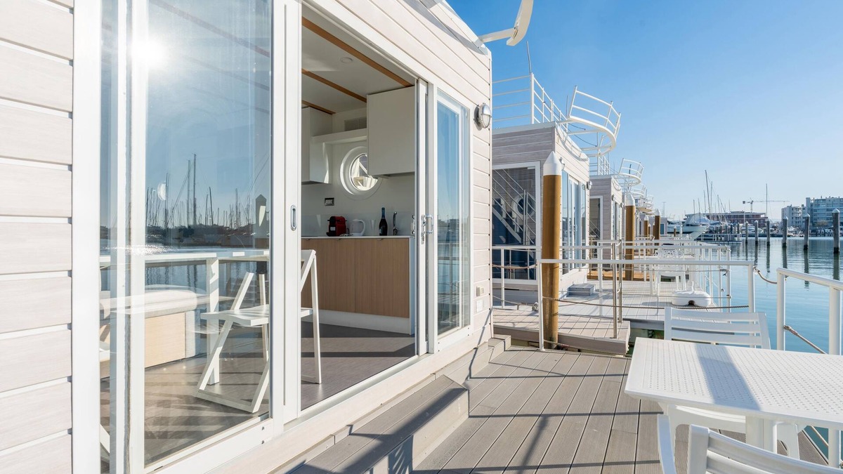 Rimini House | RivaMar 11 - Nomastay House Boats