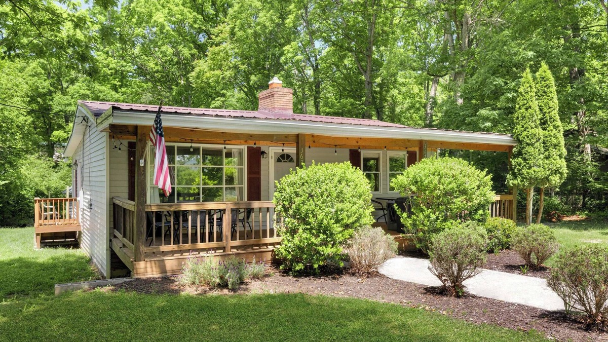 Luray Ski Chalet | River Access Cabin w Hot Tub, Grill, Firepit, WiFi