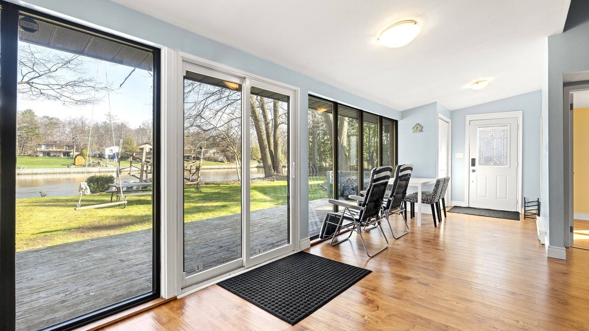 Wasaga Beach Cottage | River Access Cottage Mins to Beach