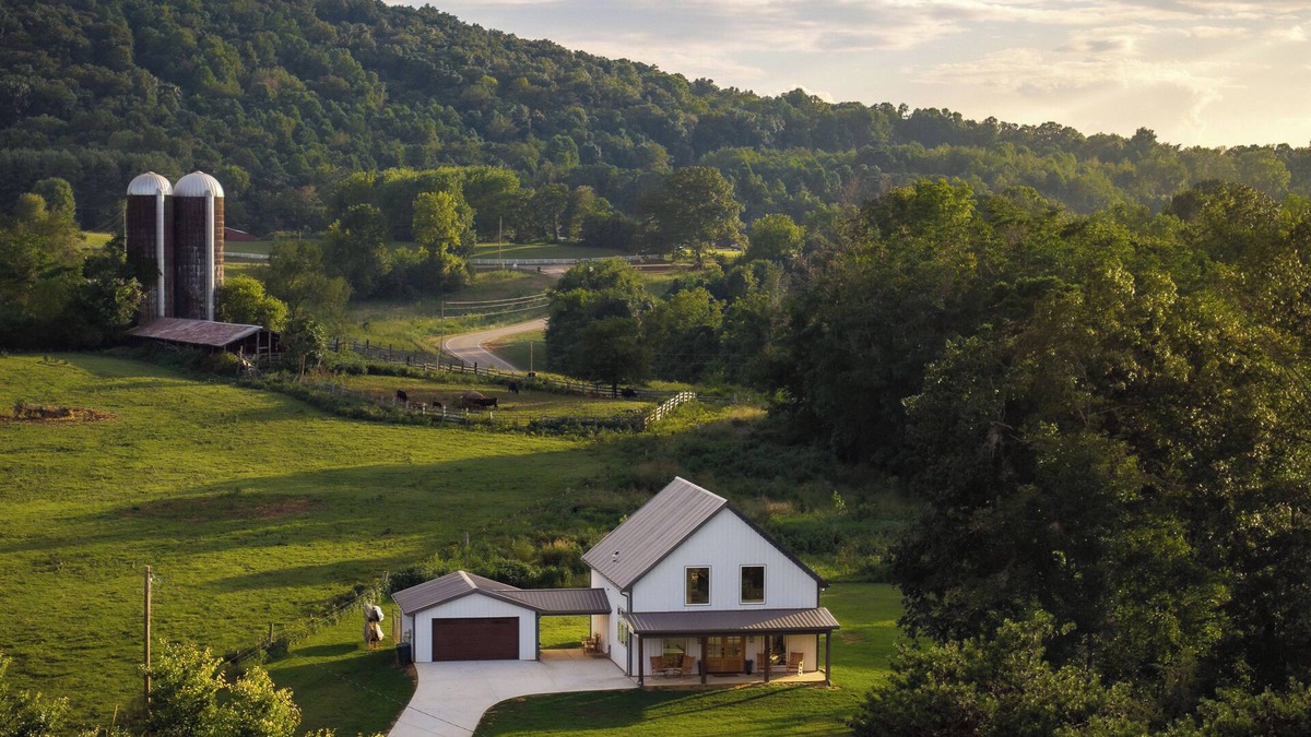 Rock Island House | River Access, Mountain View, Game Rm/Pet friendly!