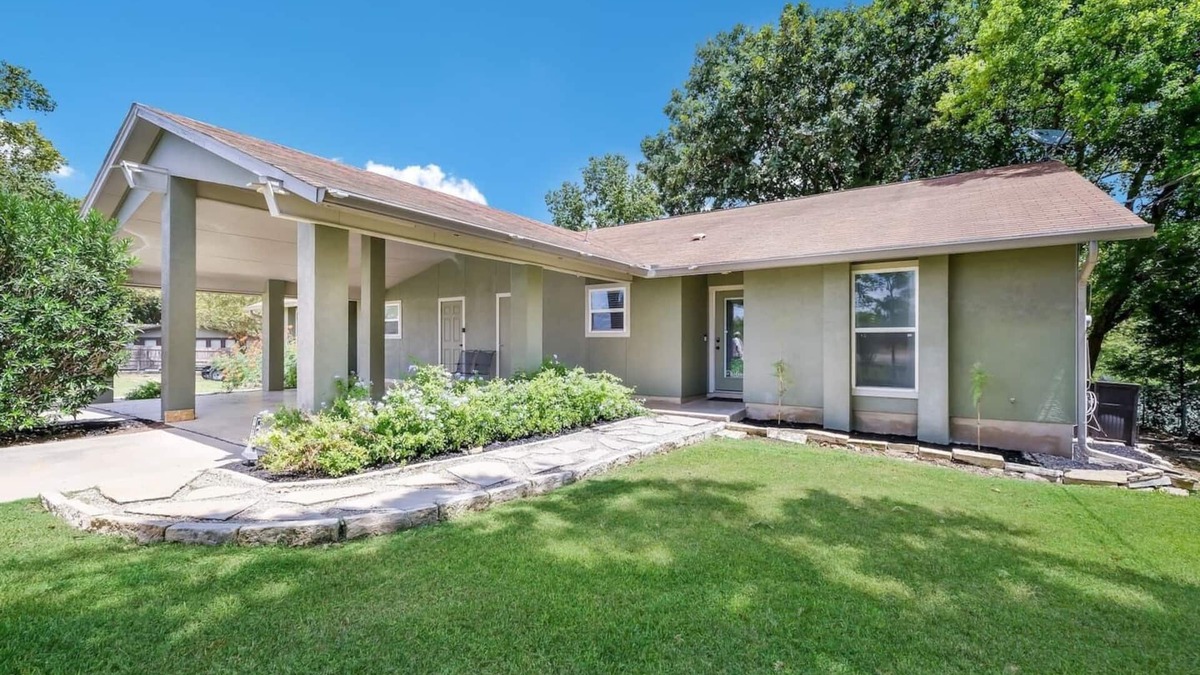 Seguin House | River Access Staycation/FastWiFi/Firepit
