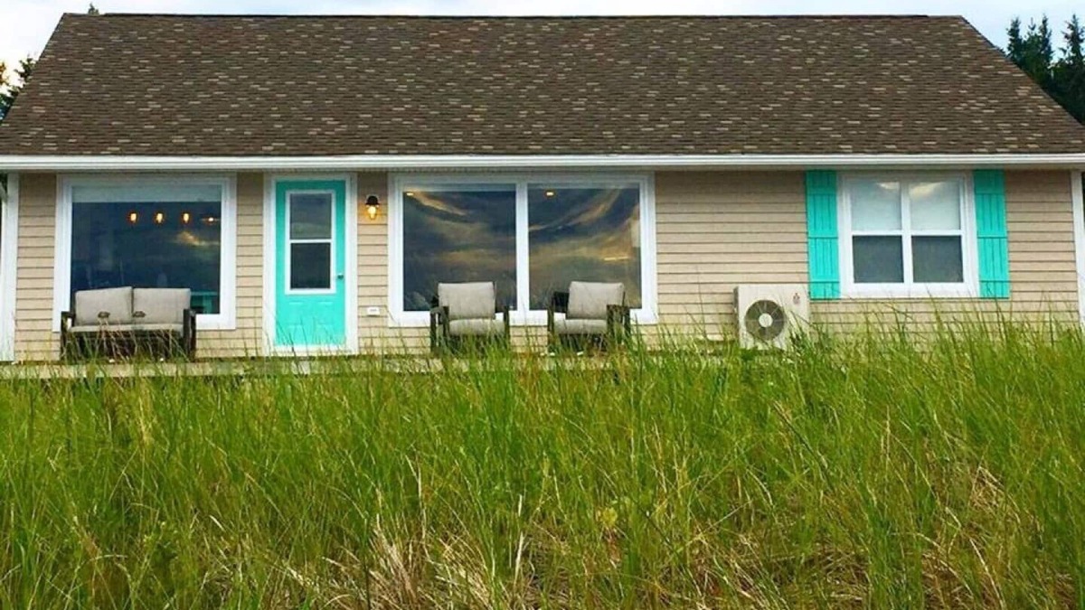 Jardineville Cottage | River Beachfront Cottage