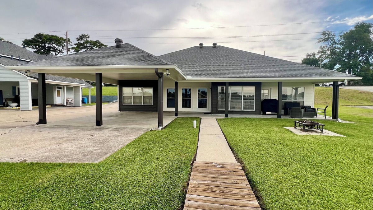 New Roads House | River Bend - False River