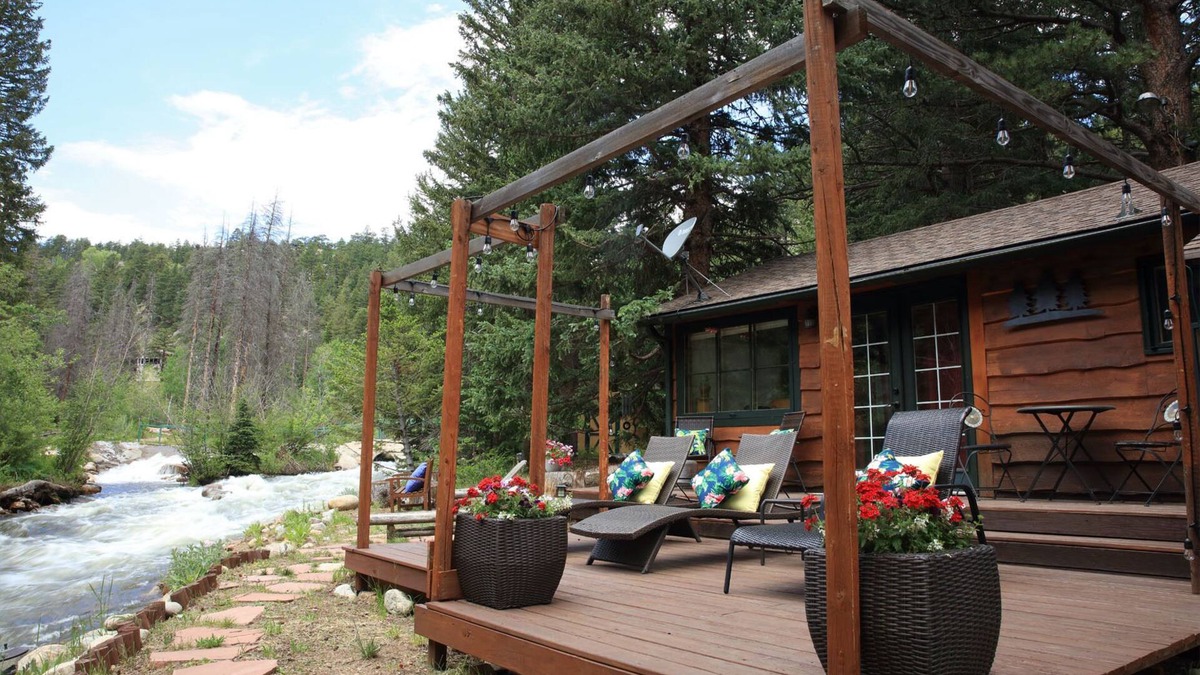 Lyons Cabin | River Bend Mountain Retreat