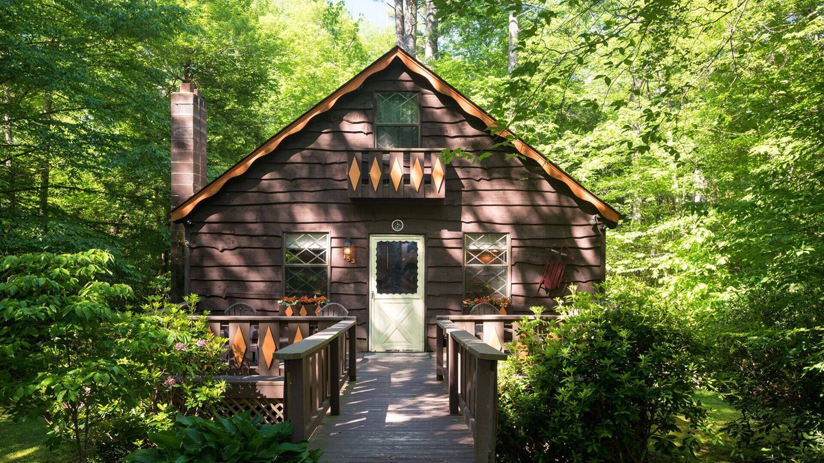 Pineola Cabin | River Cabin in the Blue Ridge Mountains (Land Harbor)