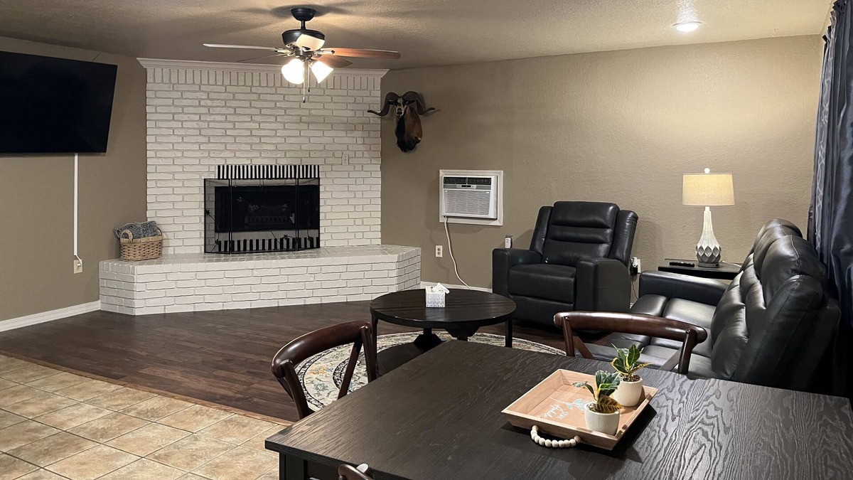 Cecil Apartment | River Chase "Ram's Place"