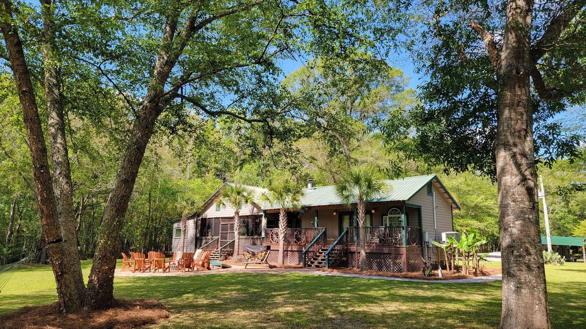 Ridgeville Cabin | River Front, Fishing, Kayaking, Boating, Tubing on the Edisto River