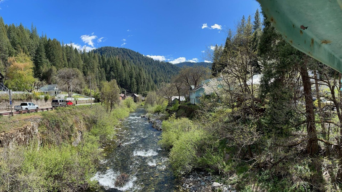 Downieville Apartment | "RIVER" Historic Main Street apartment
